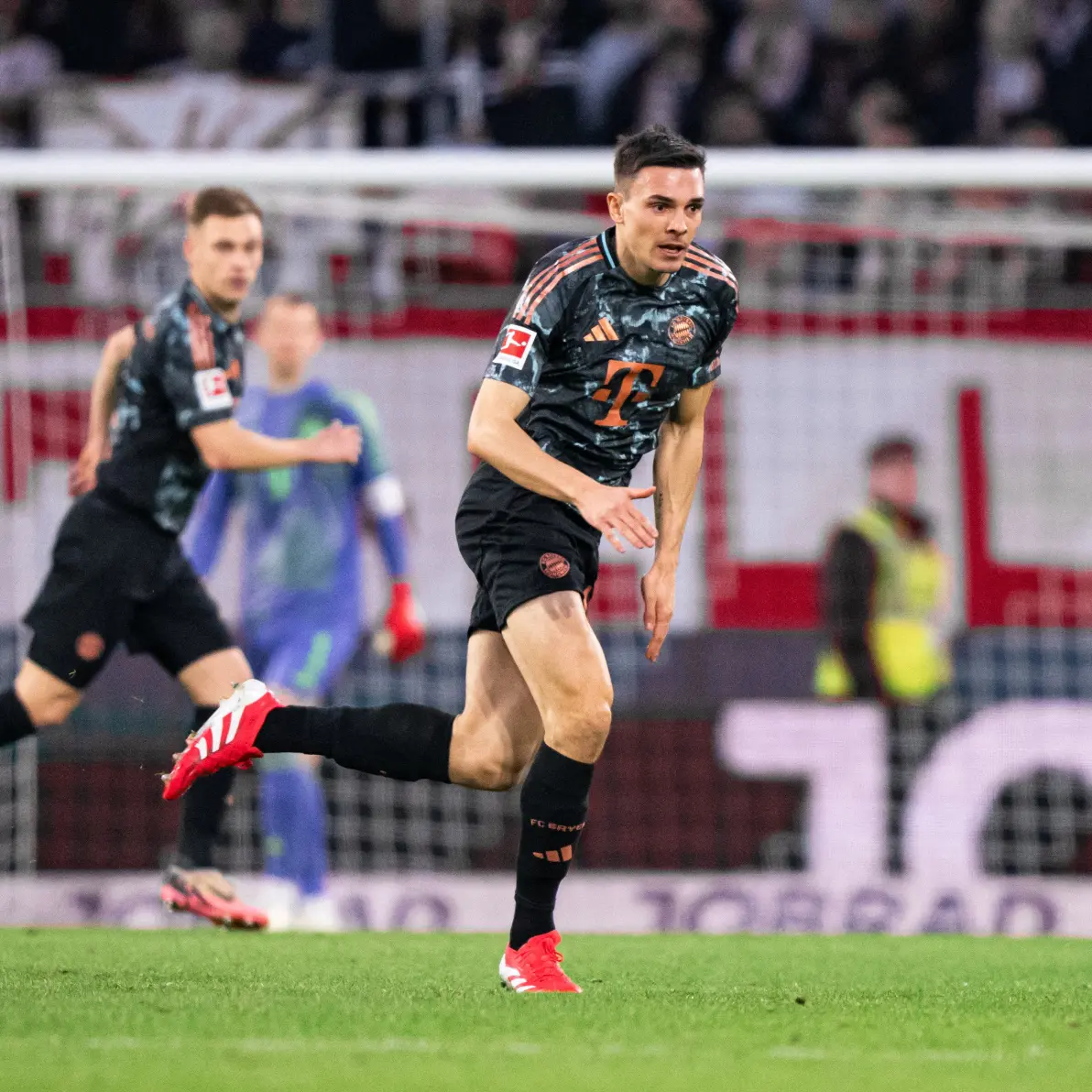 包含弗赖堡主帅:球队现状需调整,备战下一场的词条 包含弗赖堡主帅:球队现状需调整,备战下一场的词条