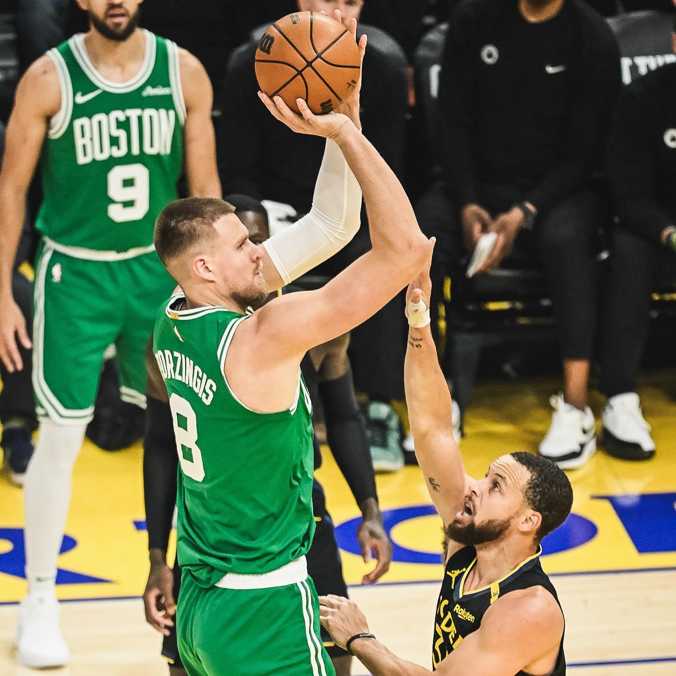 鹈鹕力克凯尔特人,取得四连胜 鹈鹕力克凯尔特人,取得四连胜