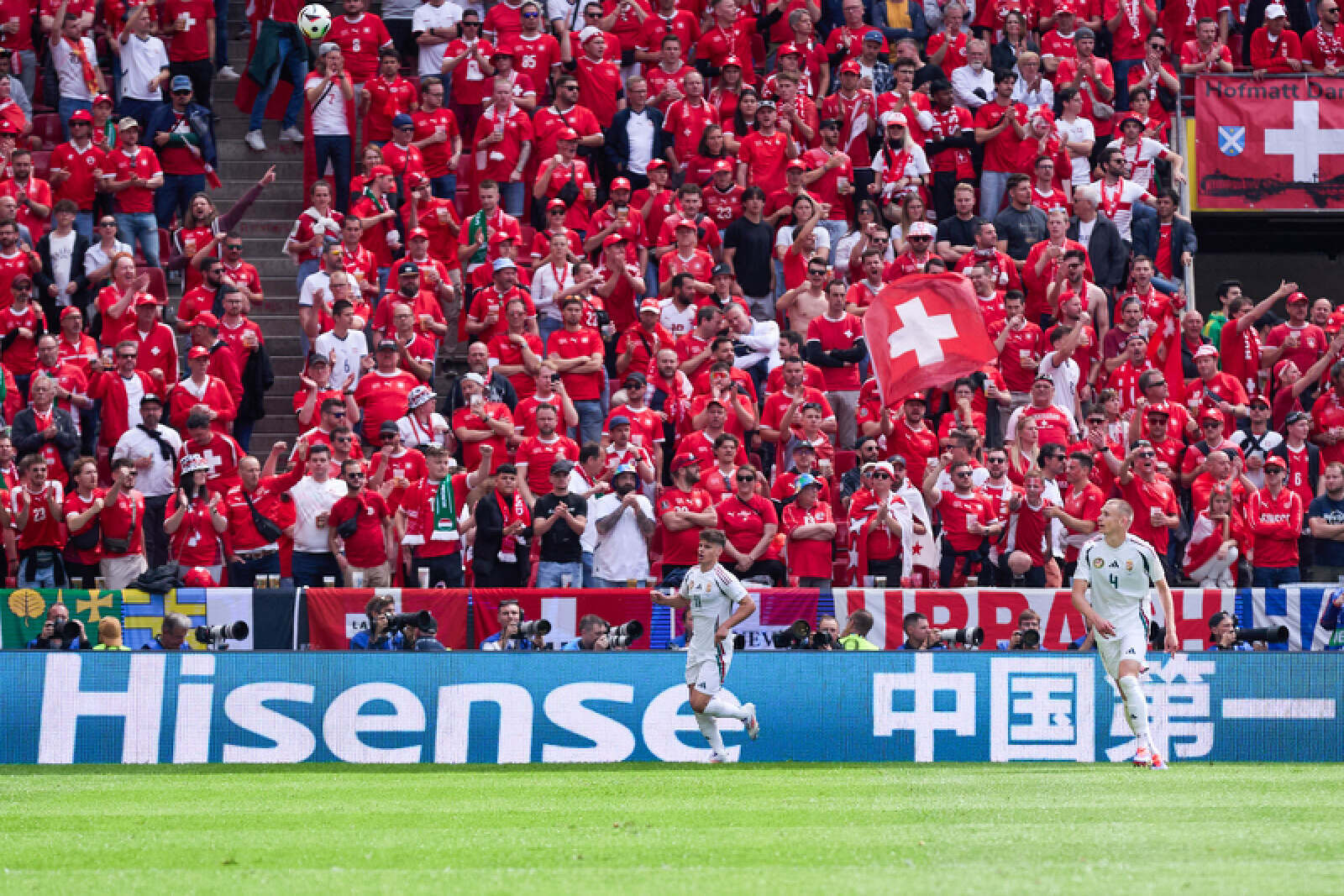 瑞士大胜保加利亚，锁定淘汰赛晋级名额