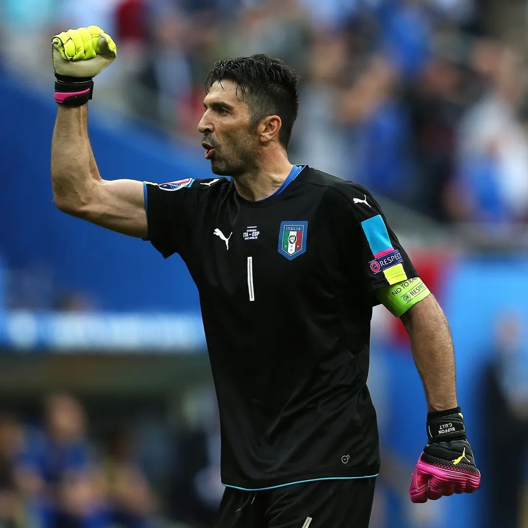 关于乌克兰队战无不胜,成功晋级欧洲赛场的信息 关于乌克兰队战无不胜,成功晋级欧洲赛场的信息