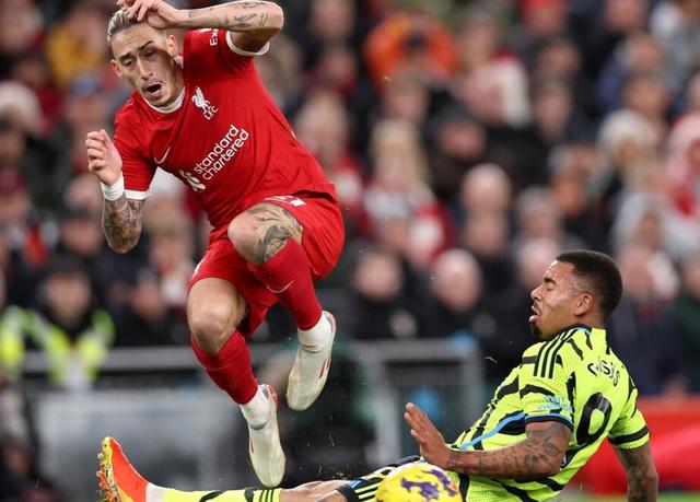 包含焦点大战：冰球上演巅峰碰撞的词条