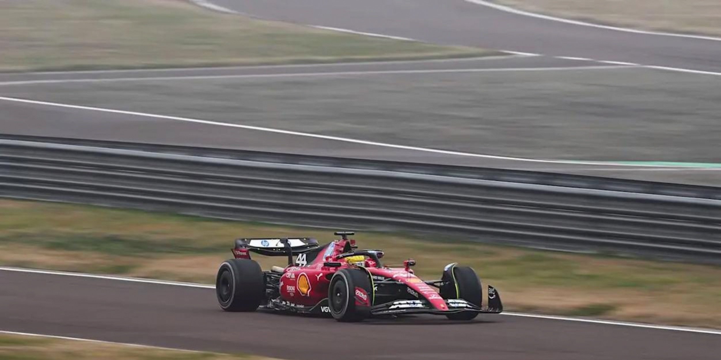 关于法拉利碾压威廉姆斯，汉密尔顿刷新纪录的信息