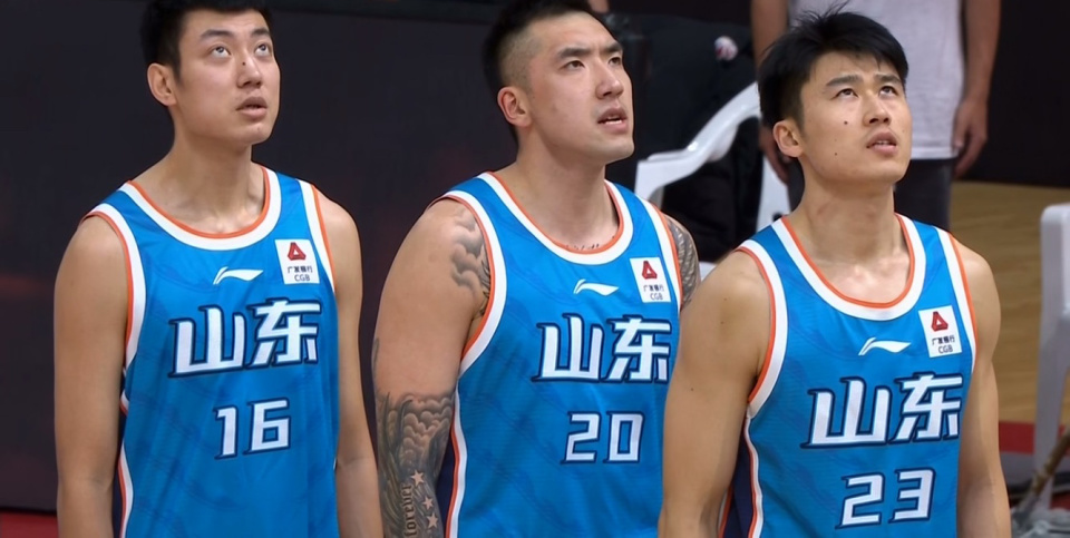 青岛队横扫快船,陶汉林状态火热 青岛队横扫快船,陶汉林状态火热