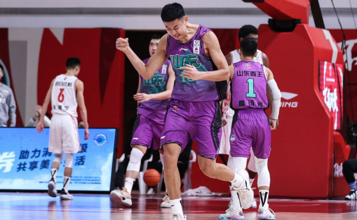 青岛队横扫快船,陶汉林状态火热 青岛队横扫快船,陶汉林状态火热