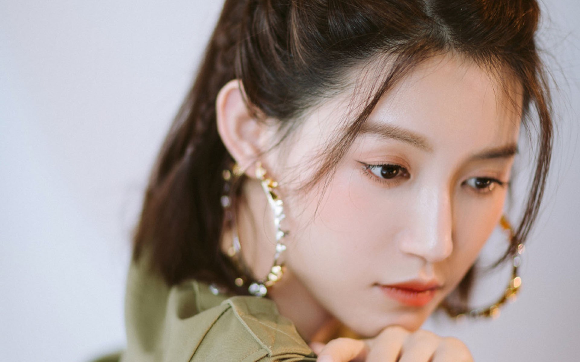 跨界风暴，黄蜂终结掘金 NBA 激战未平，浓眉突降西甲德比主宰绿茵