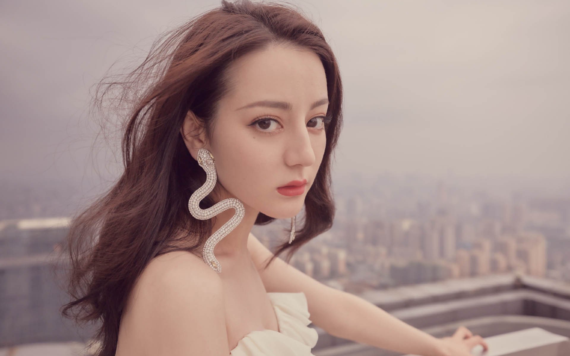 黑色岩石,沉默武士蒂亚戈如何将阿根廷从悬崖边拉回