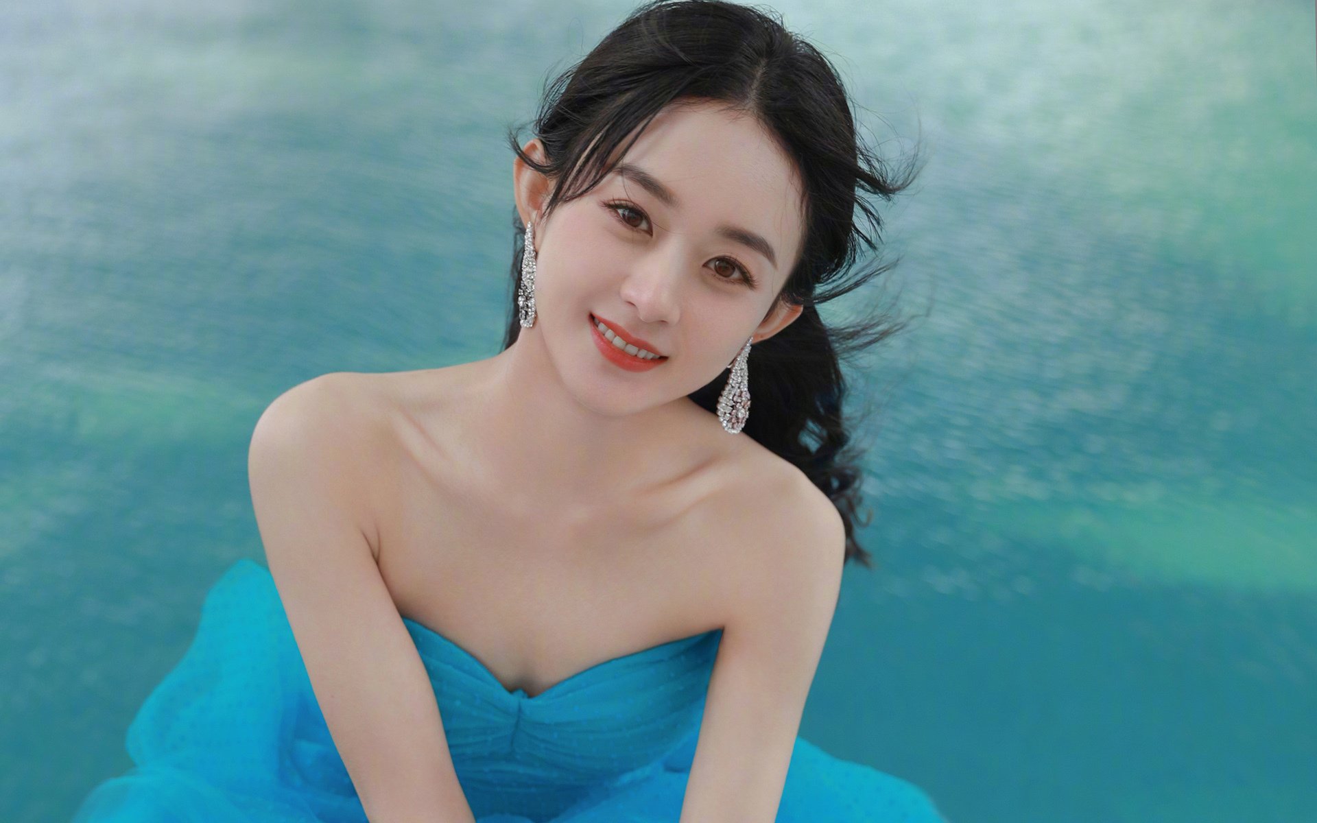 铜墙铁壁!阿劳霍在足球圣殿之夜上演教科书级防守