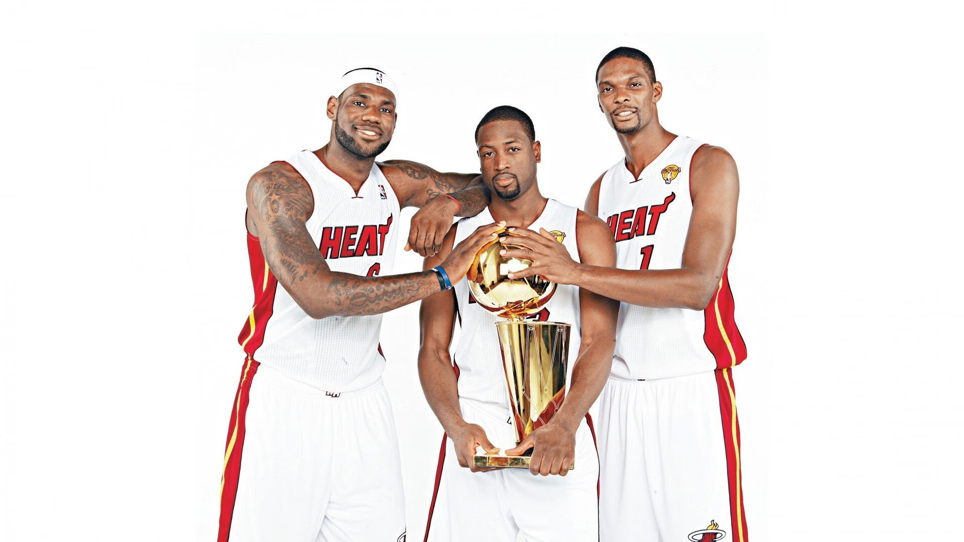 橙色闪电劈开铁血堡垒,加克波爆发与英格兰式压制的时代隐喻